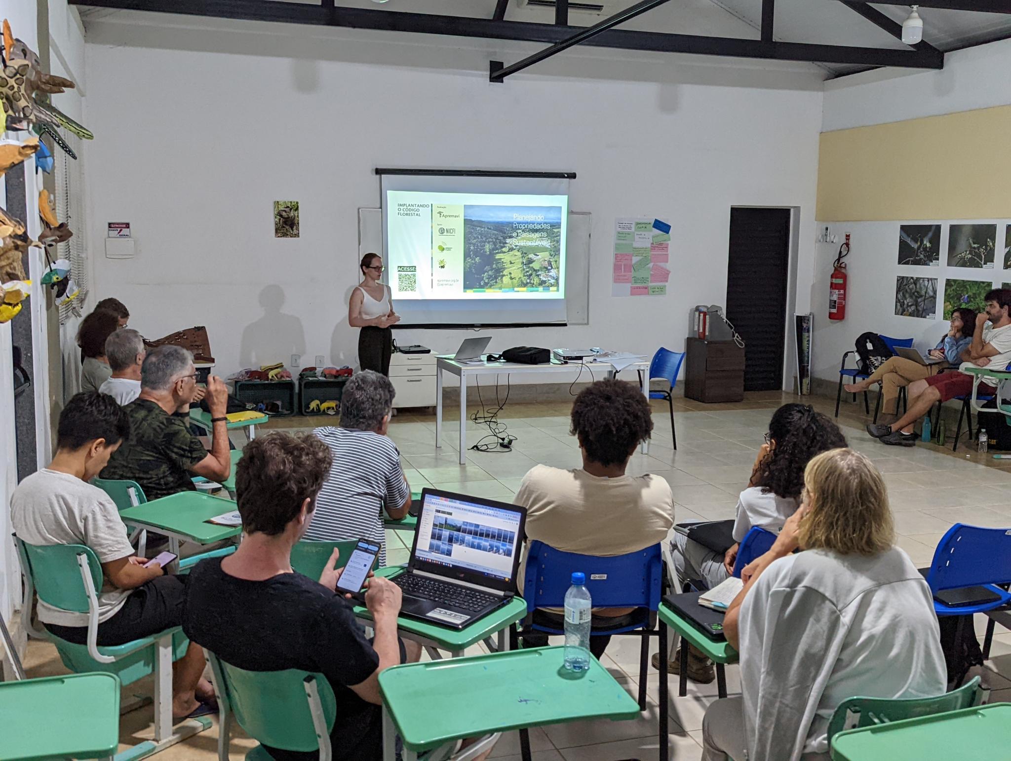 Apresentação da cartilha Planejando Propriedades e Paisagens Sustentáveis. Foto: Instituto Çarakura 