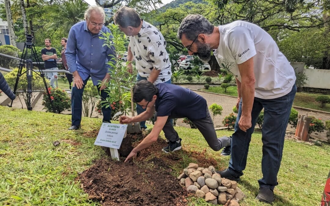 Apremavi participa da celebração dos 50 anos da Acaprena