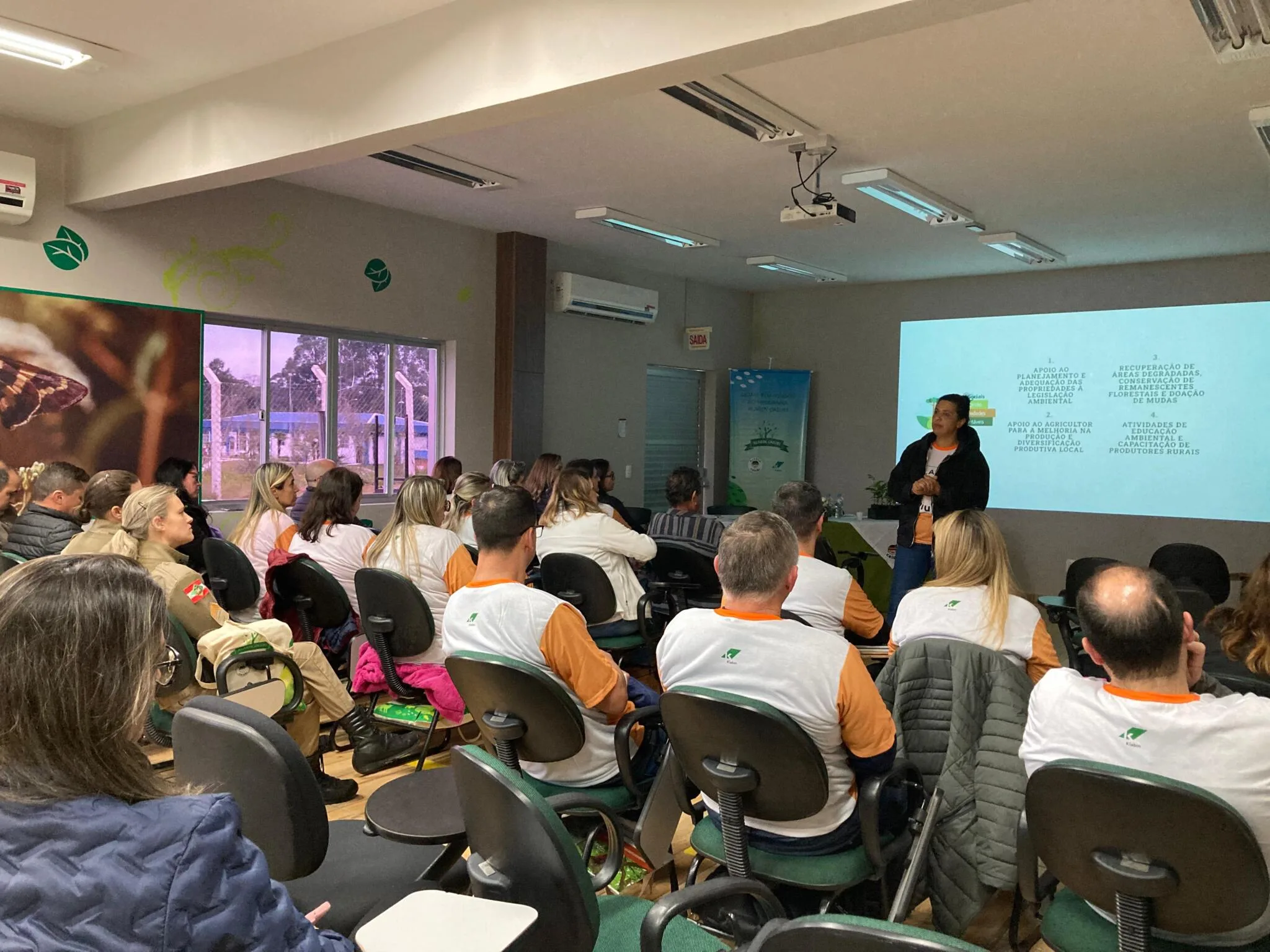 Palestra proferida pela equipe técnica da Apremavi durante a 36ª edição do Programa Klabin Caiubi. Foto: Klabin