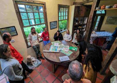 Roda de conversa para ouvir a história do Çarakura. Foto: Carolina Schaffer.