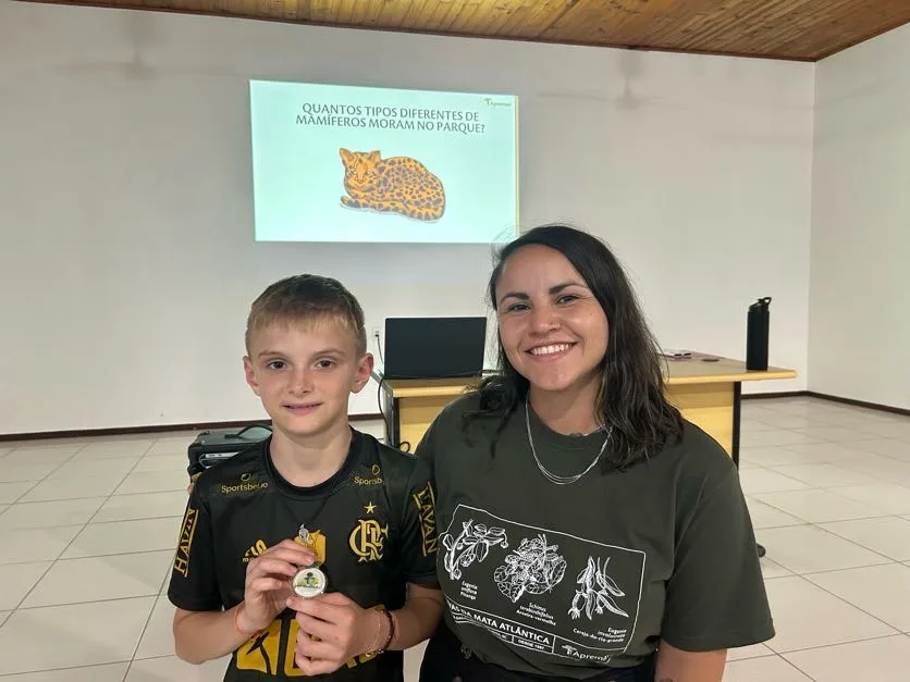 Entrega de brinde do PNMMA com a EMEF Vila Gropp no dia 27-11-2024