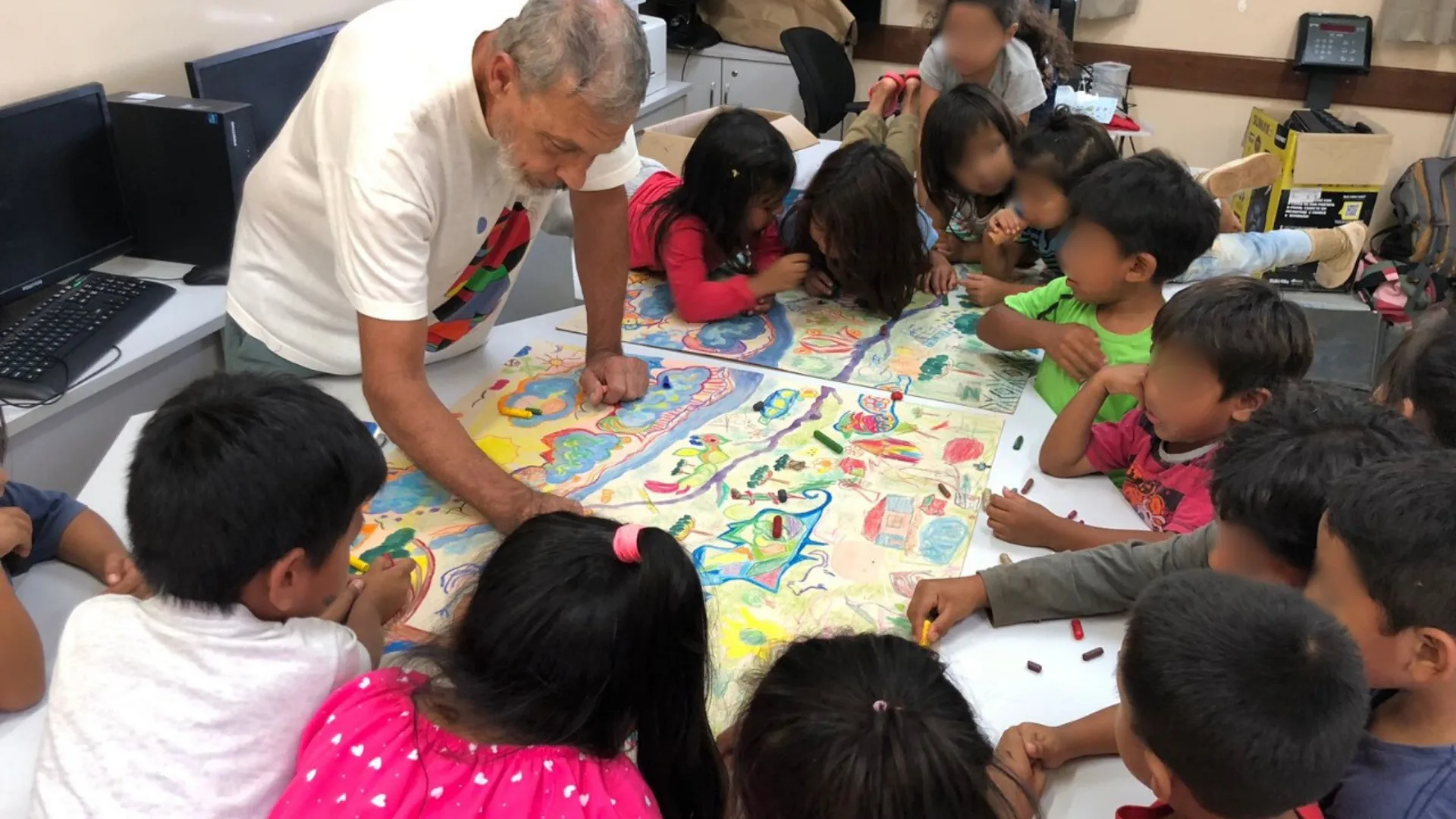 Atividades de educação ambiental realizadas com as crianças pelo Instituto Çarakura