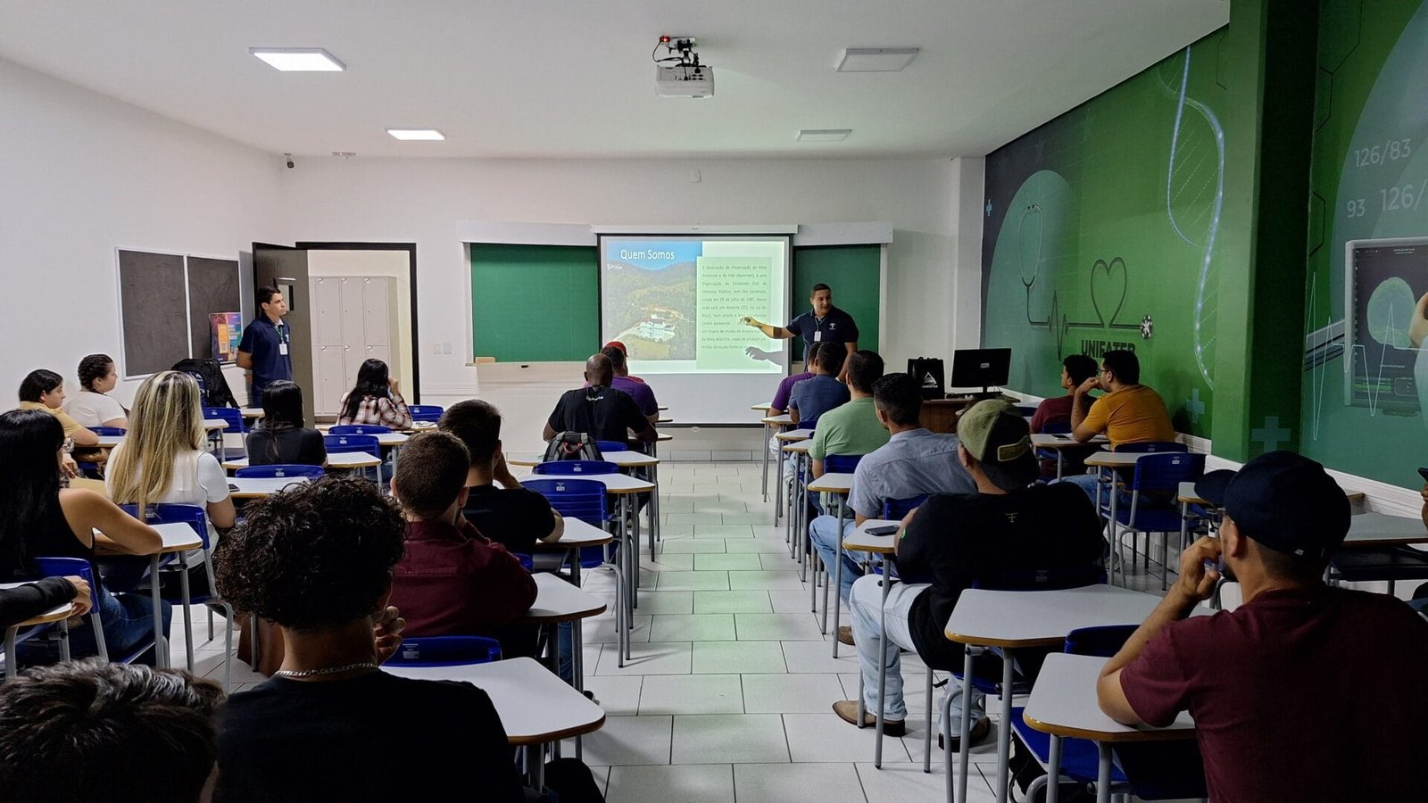 Universitários do curso de Agronomia recebem o Programa Matas Legais em Telêmaco Borba 2025-04-03 Mauricio Reis-Wéliton Oliveira-Pedro Ferreira (3) Universitários do curso de Agronomia recebem o Programa Matas Legais em Telêmaco Borba