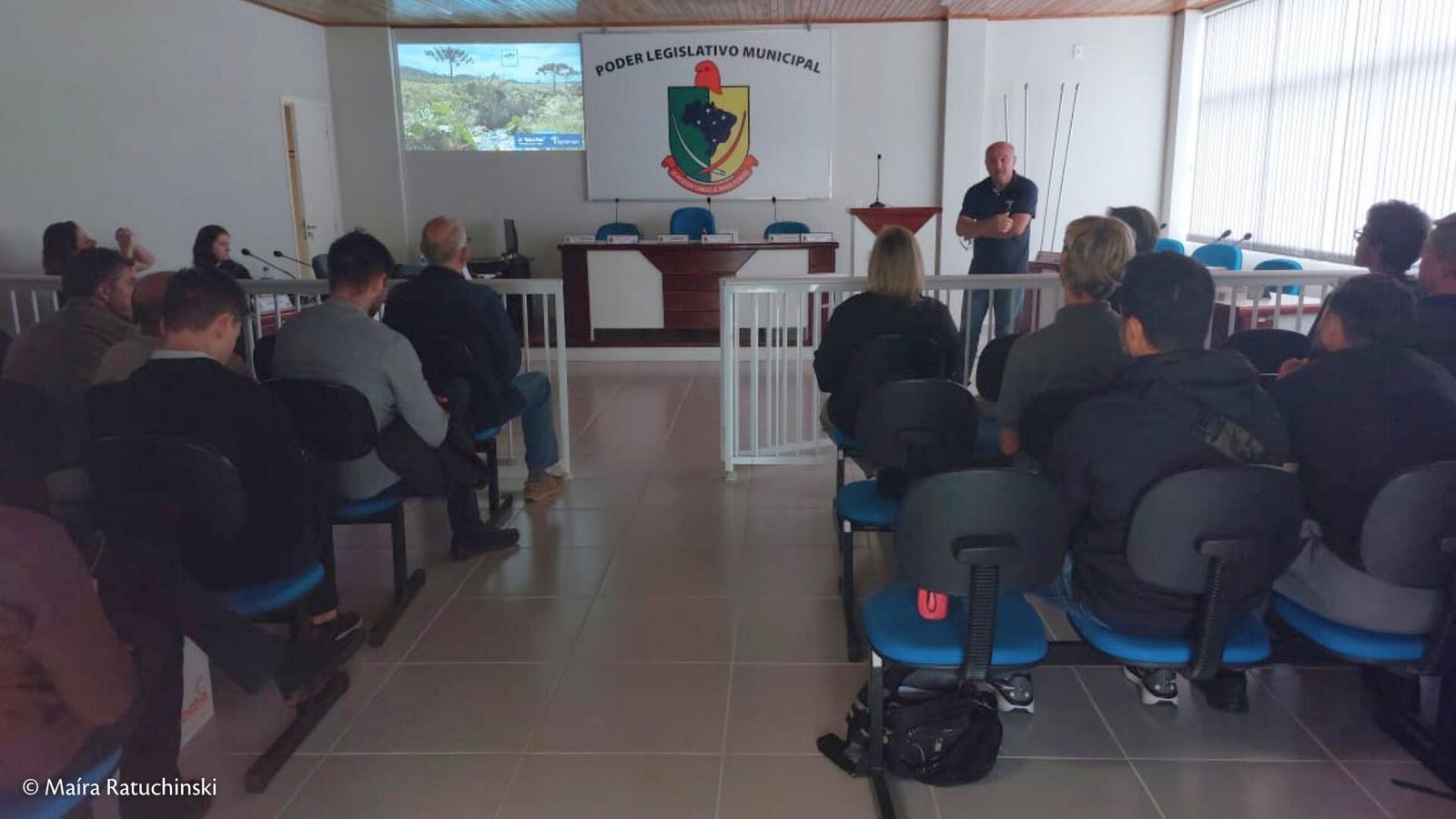 Leandro Casanova apresentando o Conservador das Araucárias Foto Maíra Ratuchinski Leandro Casanova apresentando o Conservador das Araucárias