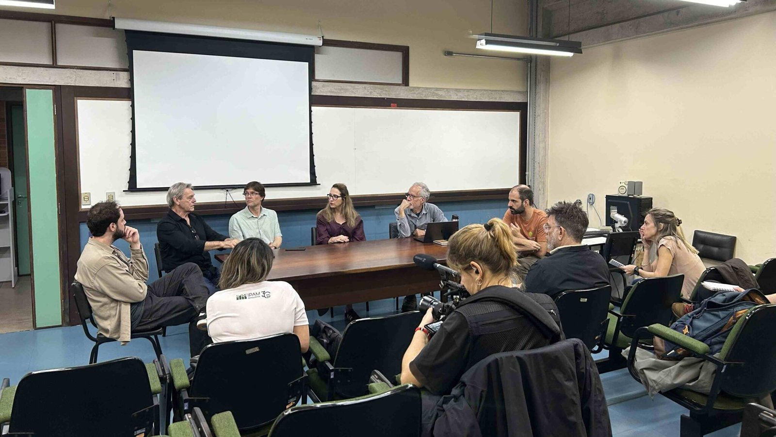Reunião sobre o Pampa com pesquisadores e Ministério Público na UFRGS