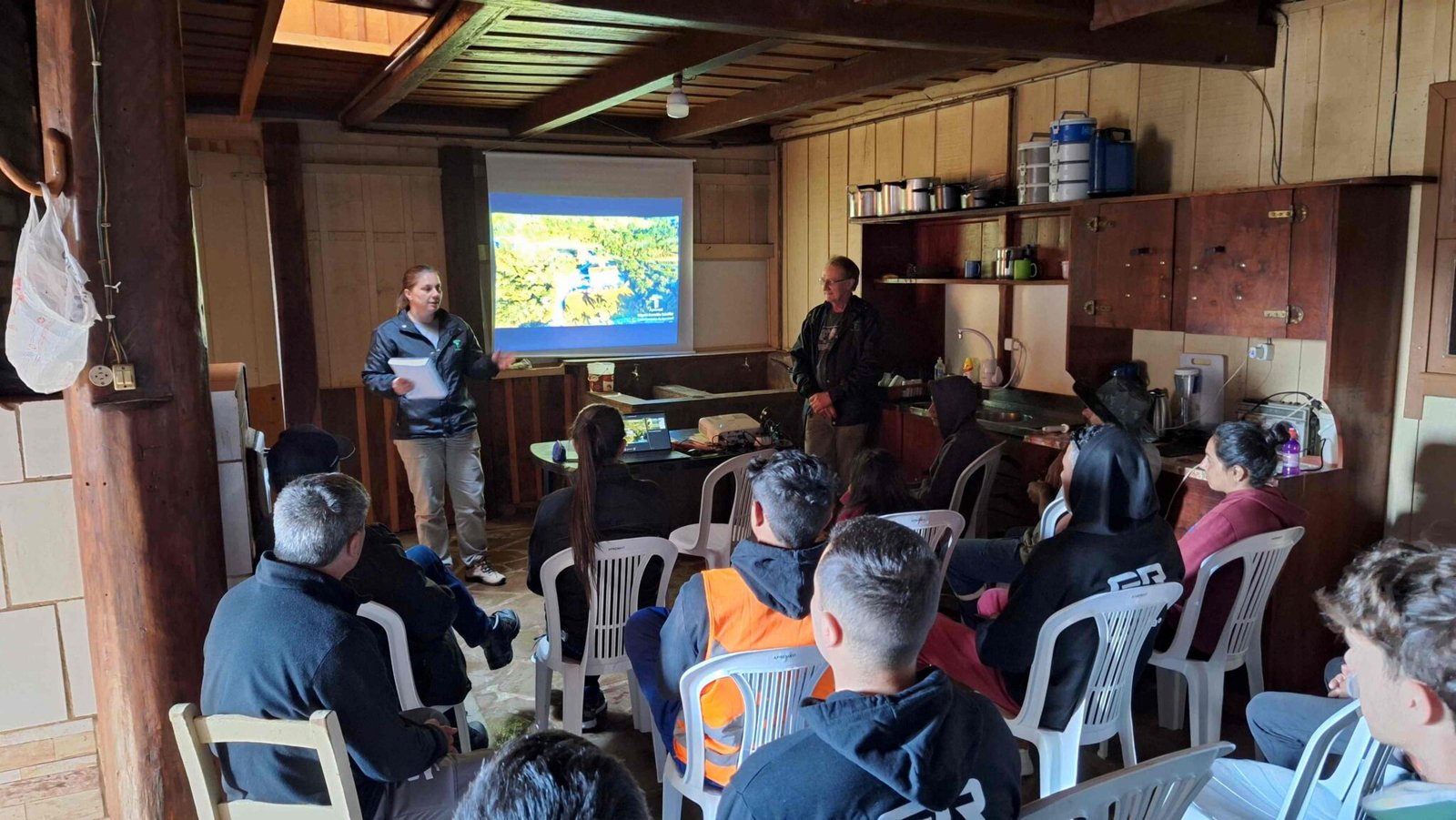 Registro da integração com os prestadores de serviços do Conservador das Araucárias na Fazenda Taquara entre outubro e novembro de 2025